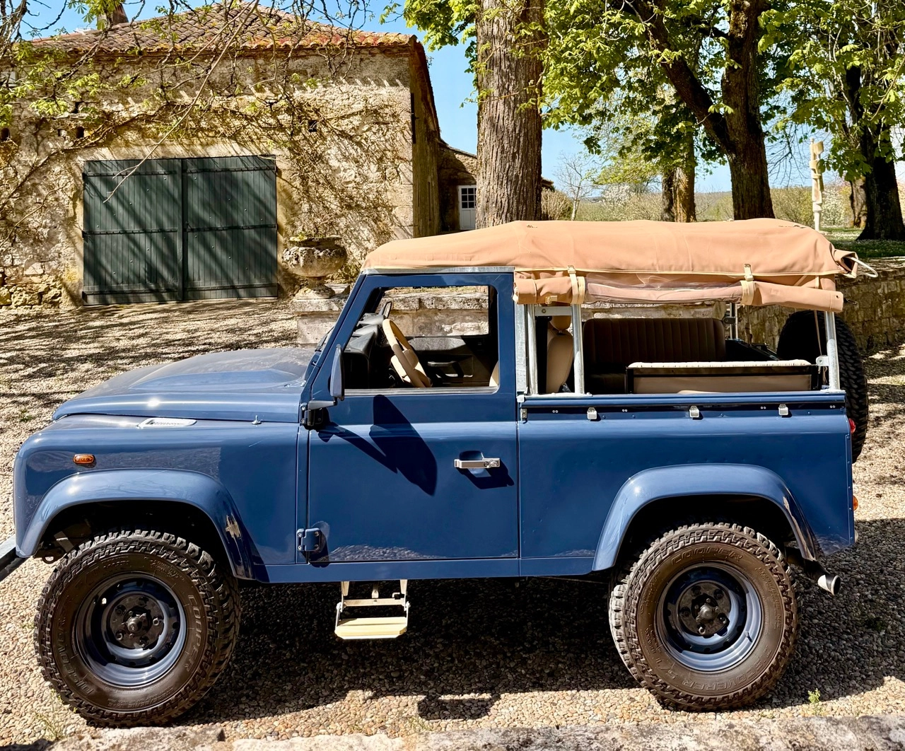 LAND ROVER Defender 90 2