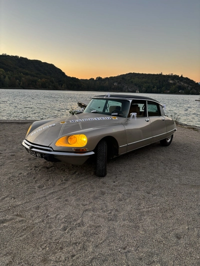 location CITROEN DS 23 Pallas  à Saint-Germain-les-Paroisses