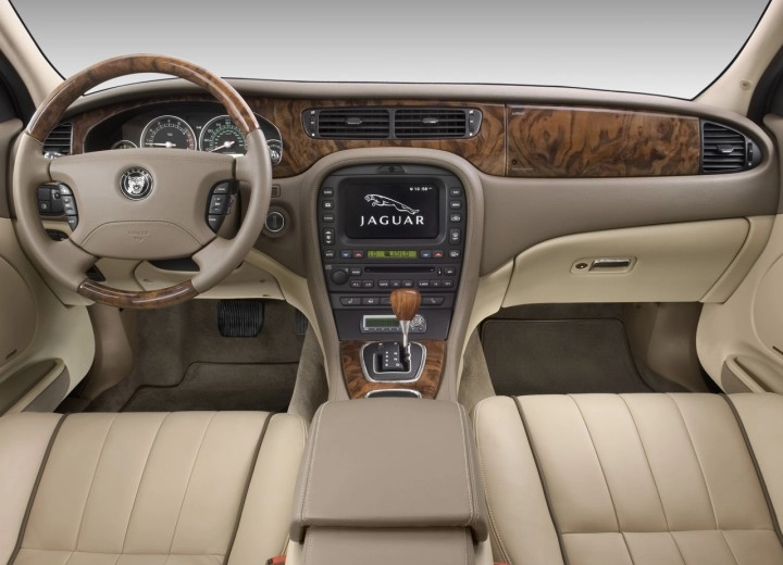 JAGUAR S TYPE 2