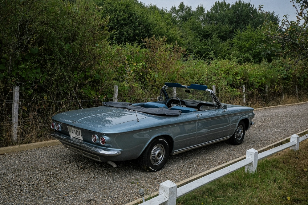 CHEVROLET Corvair 3