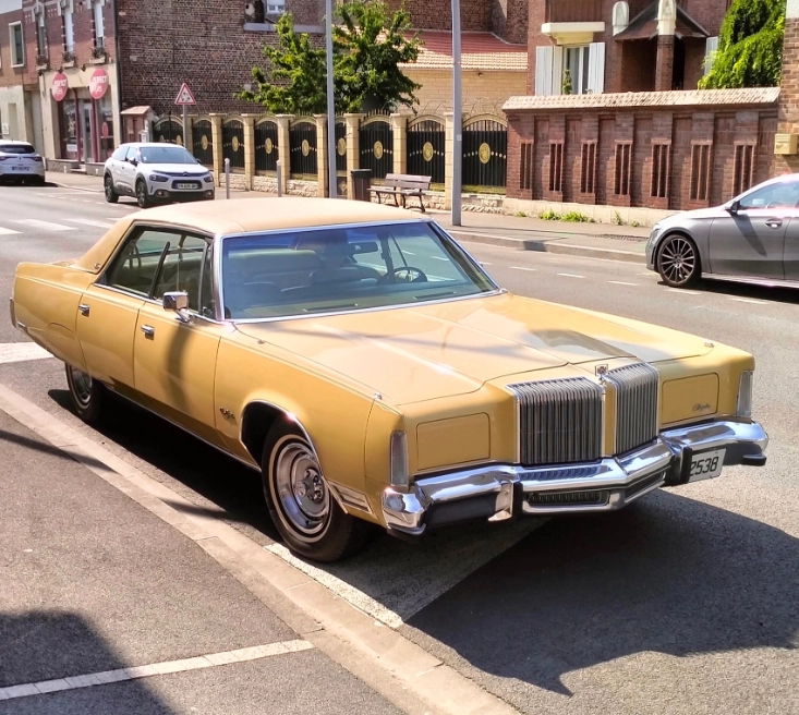 CHRYSLER New-Yorker 7