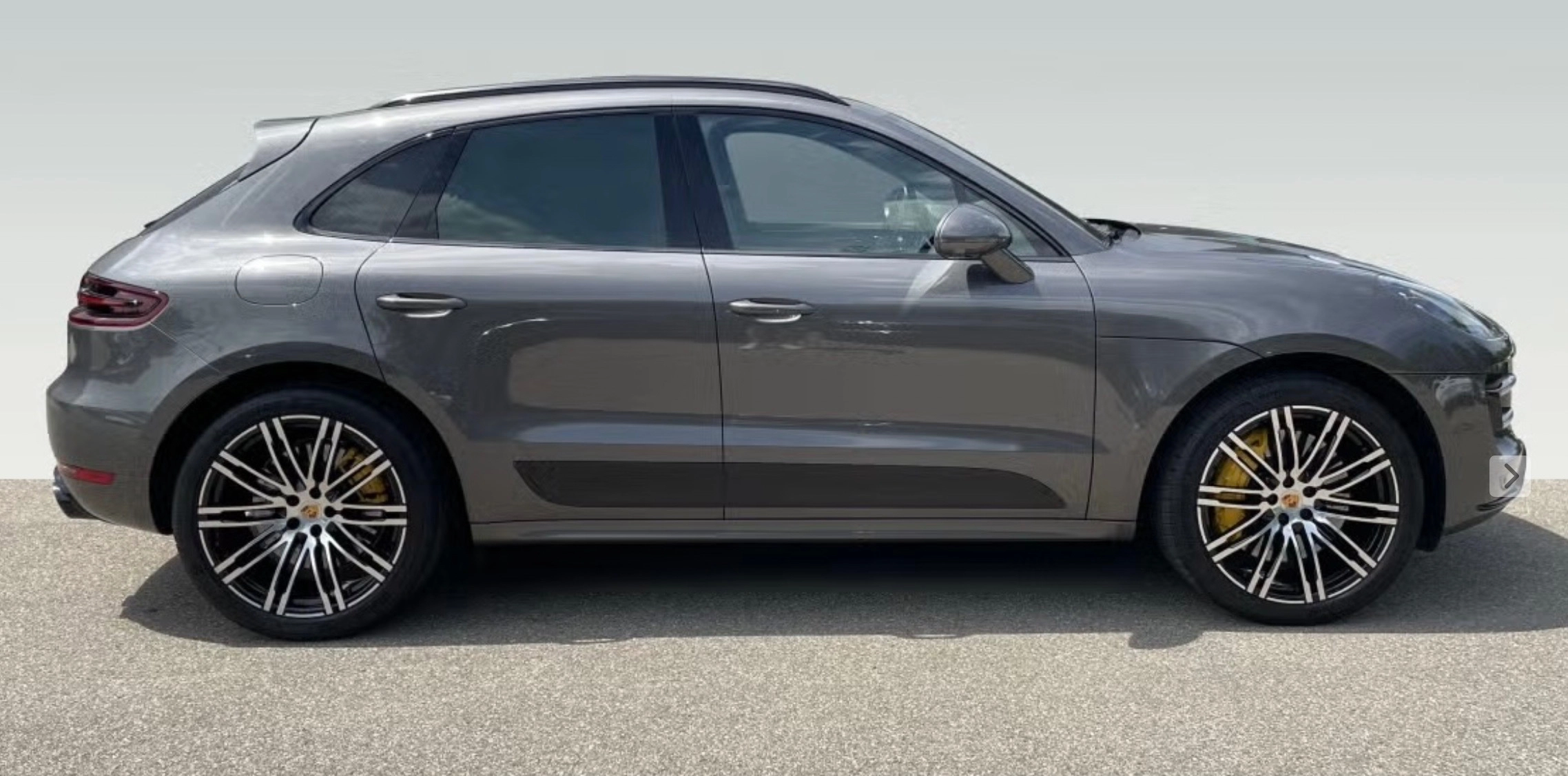 PORSCHE MACAN TURBO 0