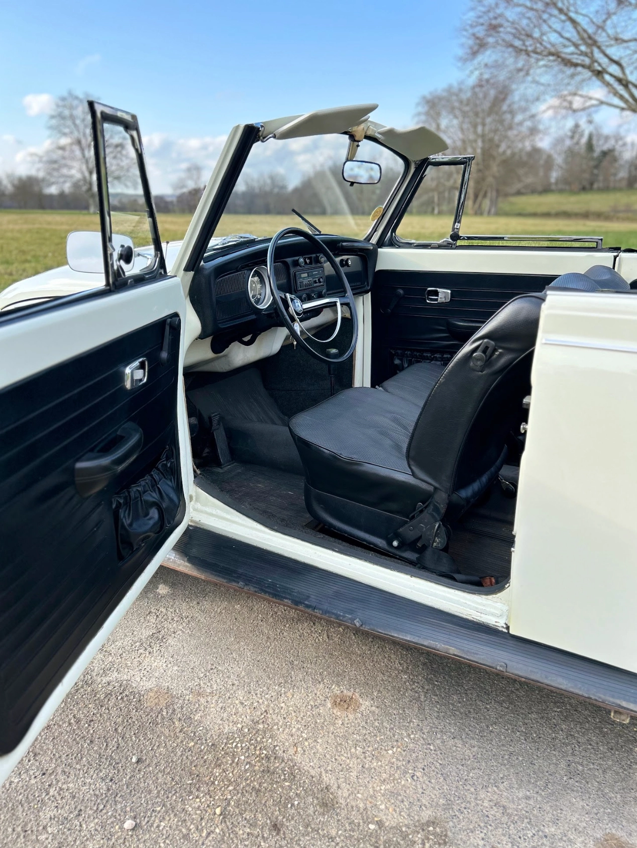 VOLKSWAGEN Coccinelle 1