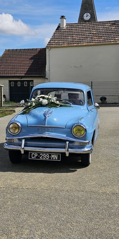 location SIMCA P60 super deluxe aronde à Caen