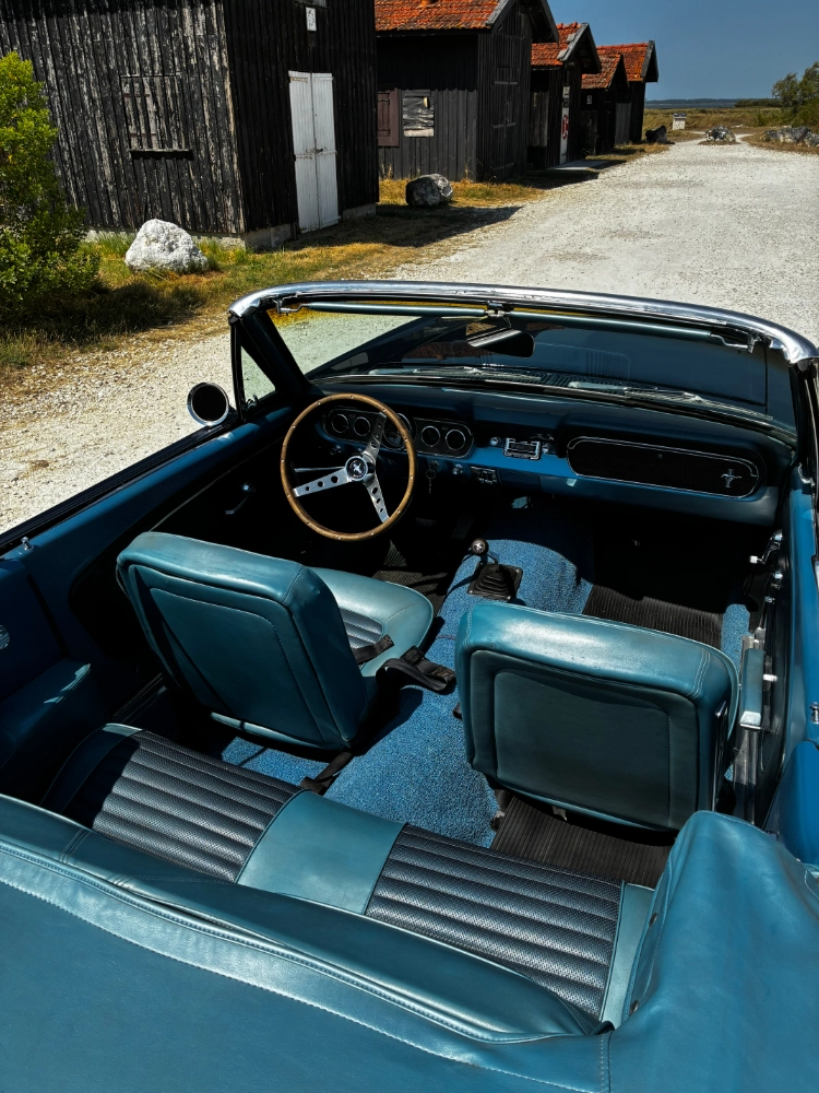 FORD Mustang  2