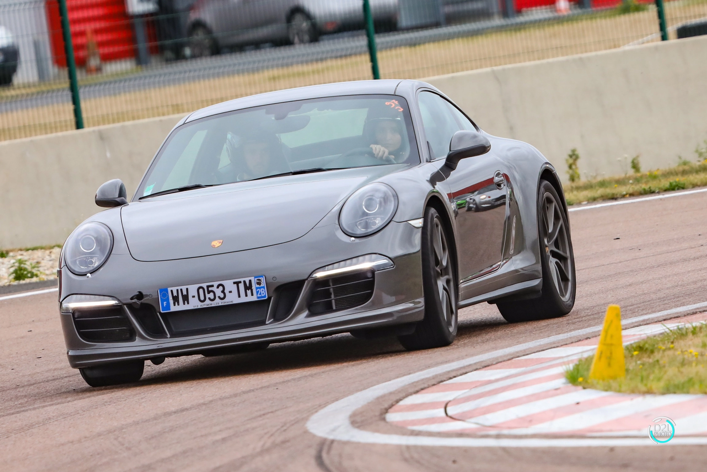 PORSCHE 911 4