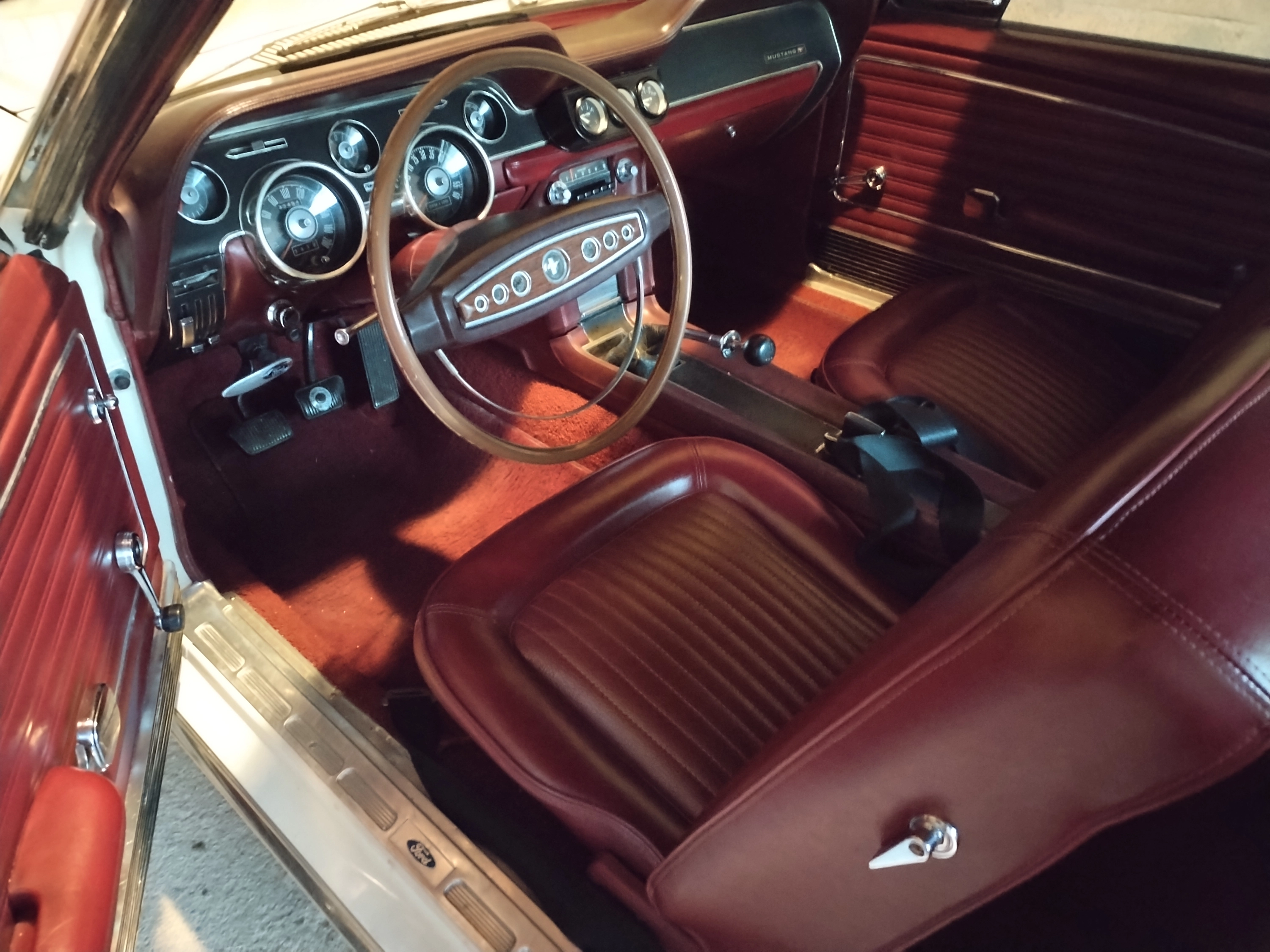 FORD Mustang 2