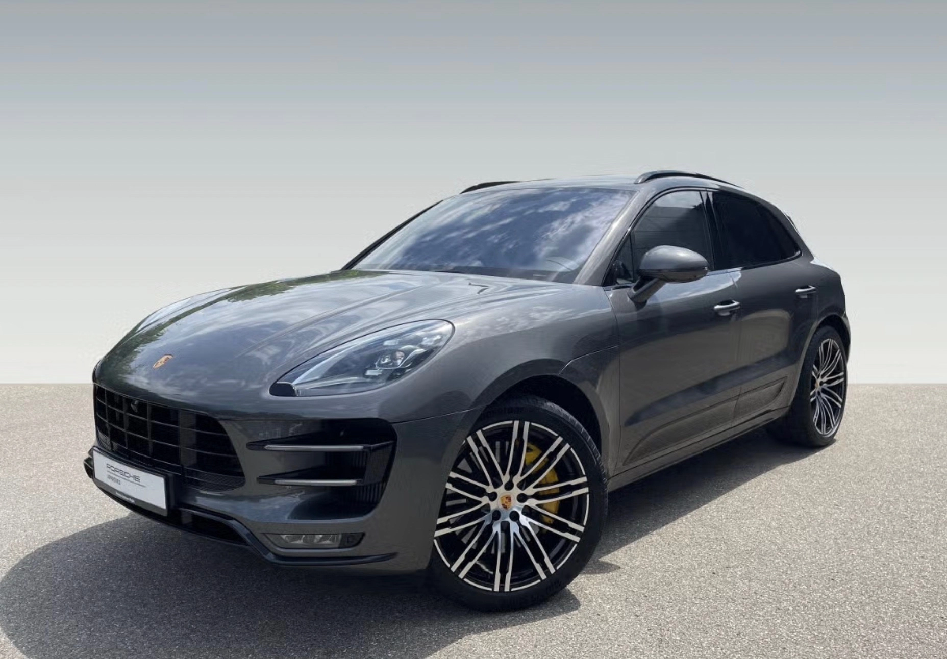 PORSCHE MACAN TURBO 5