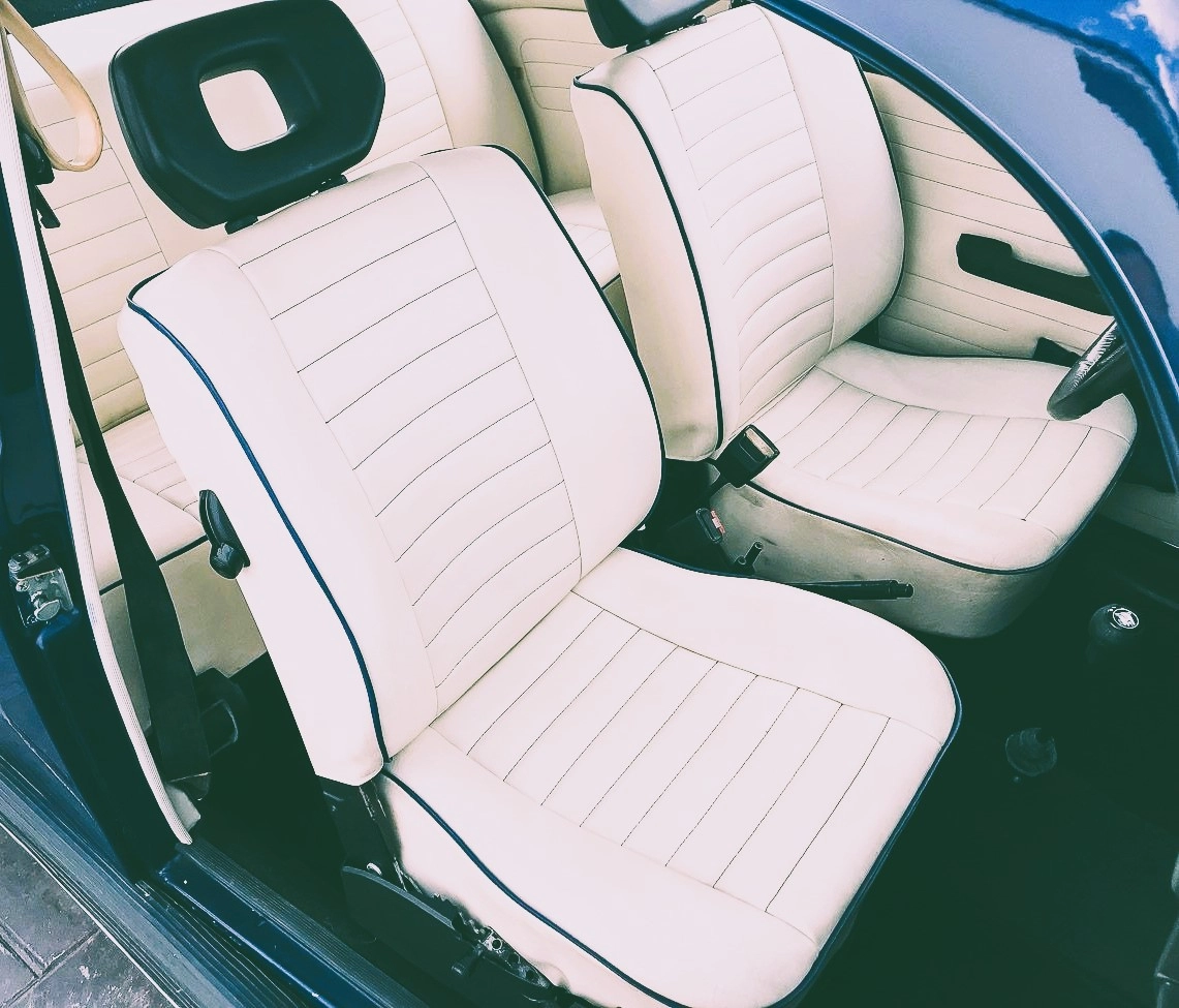 VOLKSWAGEN Coccinelle 1303 3
