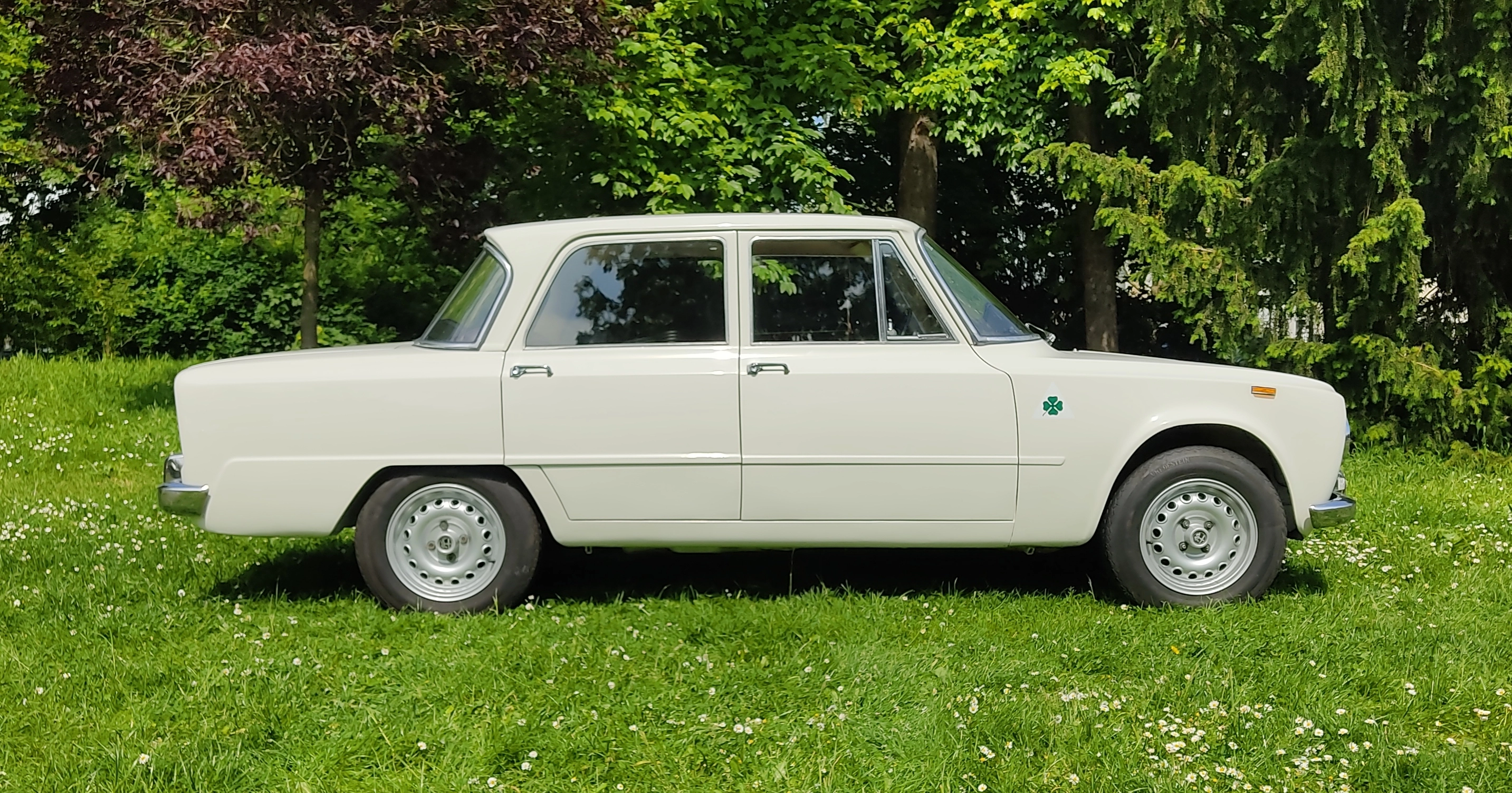 ALFA ROMEO GIULIA 1300 TI 2
