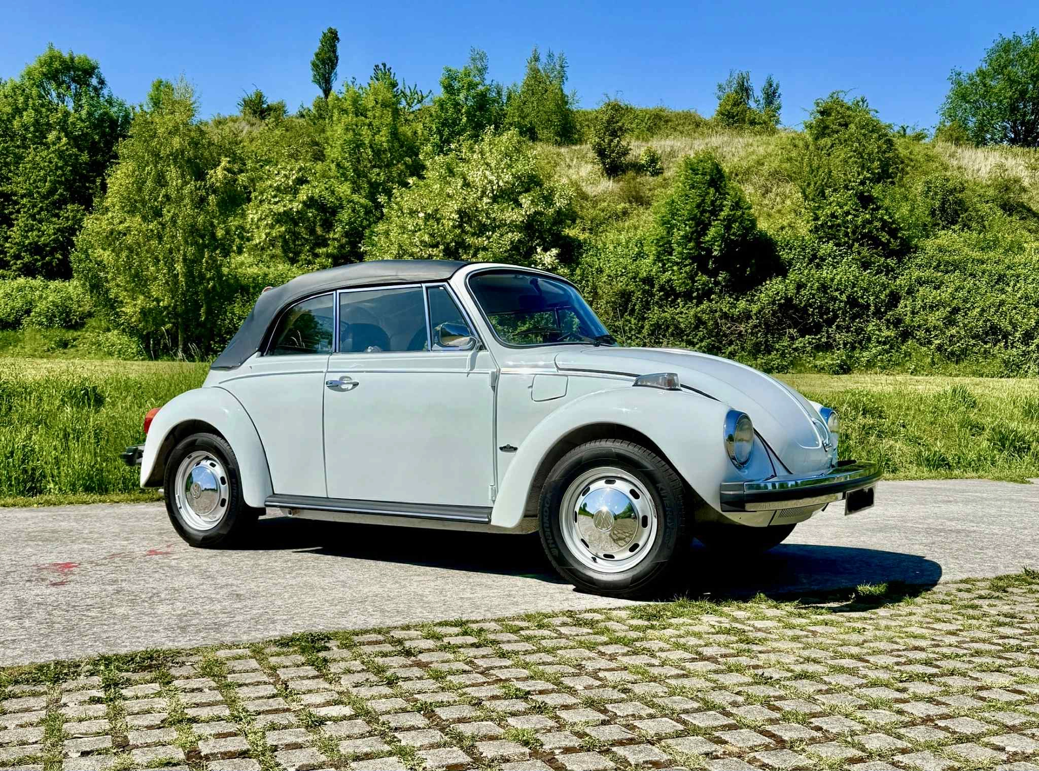 VOLKSWAGEN Coccinelle 1303 1