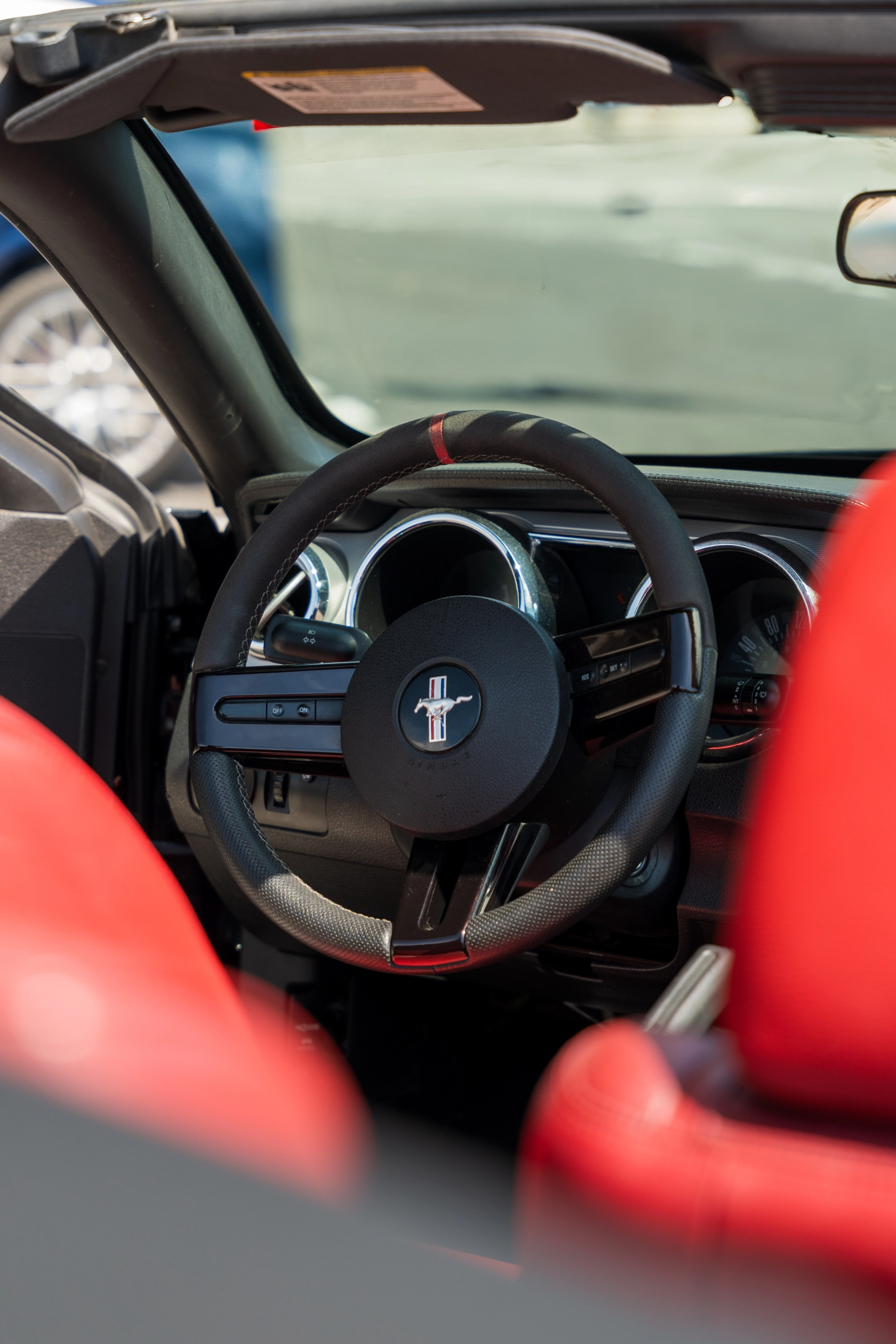 FORD MUSTANG GT 6