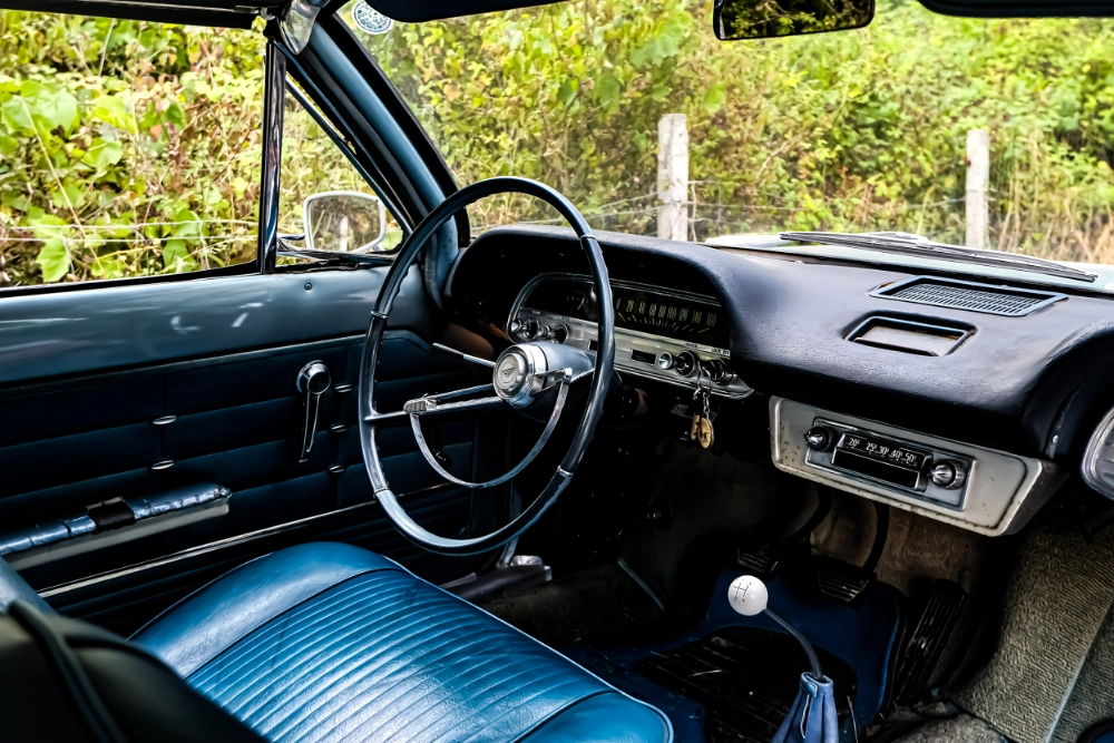 CHEVROLET Corvair 1