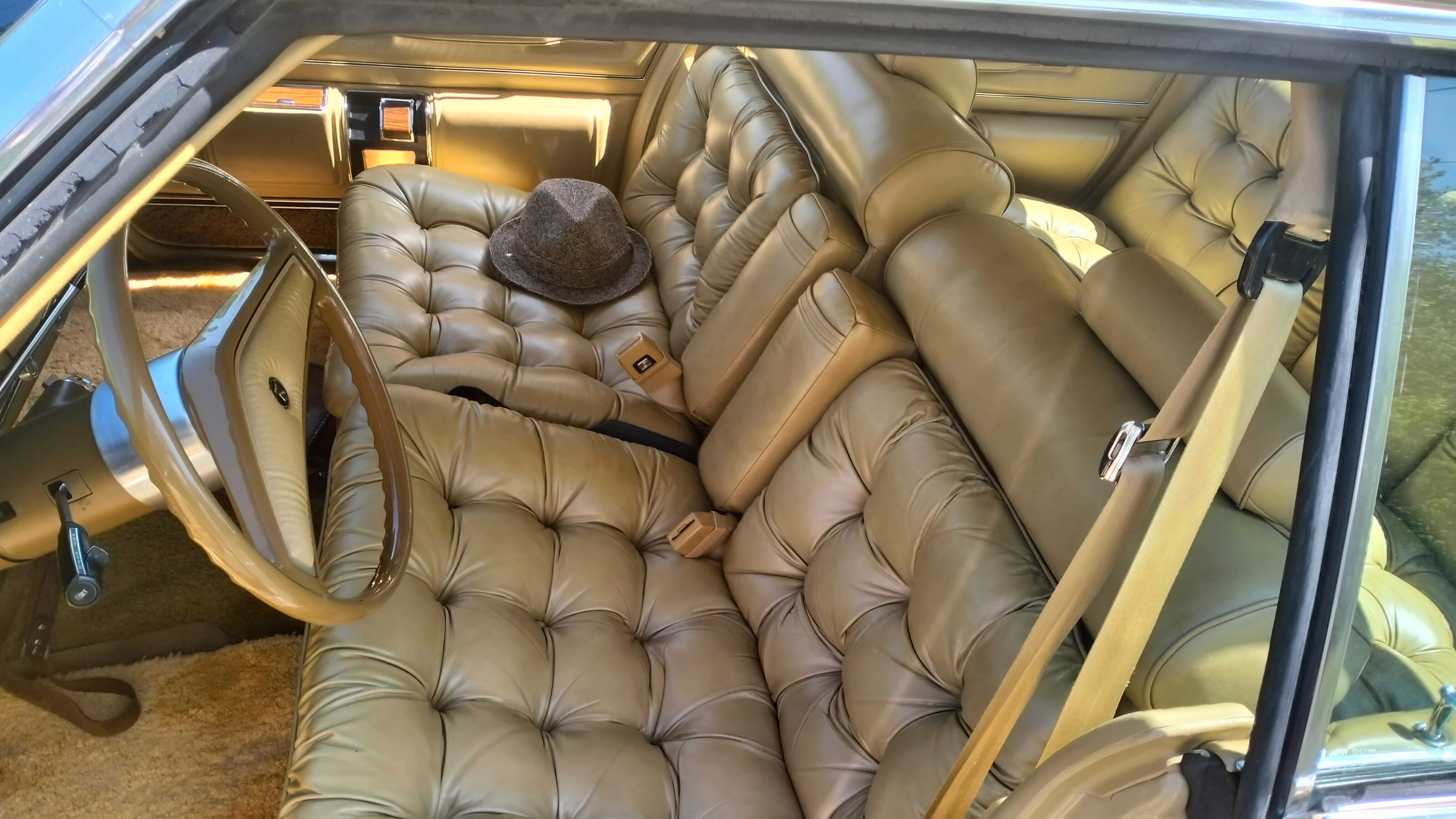 CHRYSLER New-Yorker 0