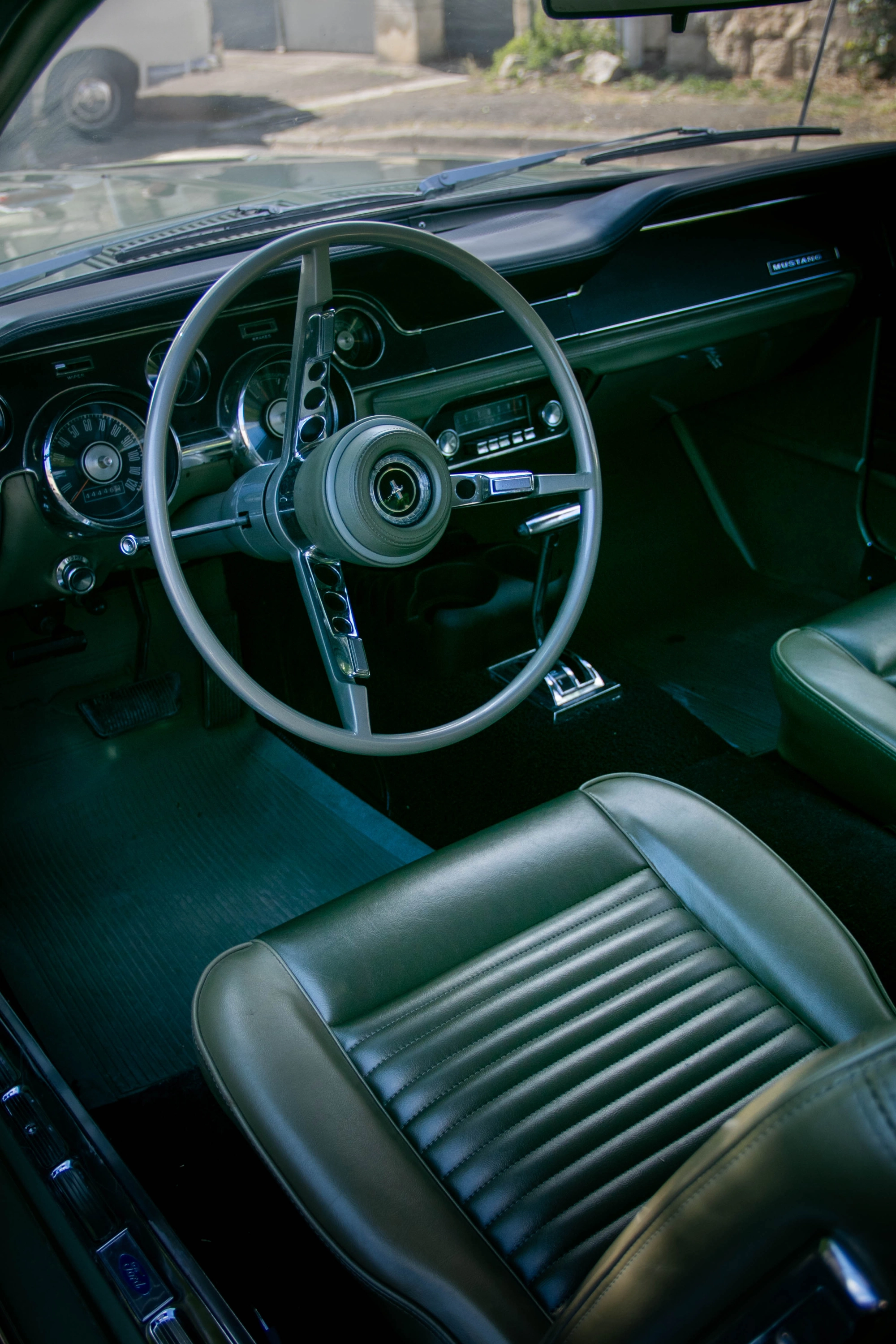 FORD Mustang Coupé V8 1