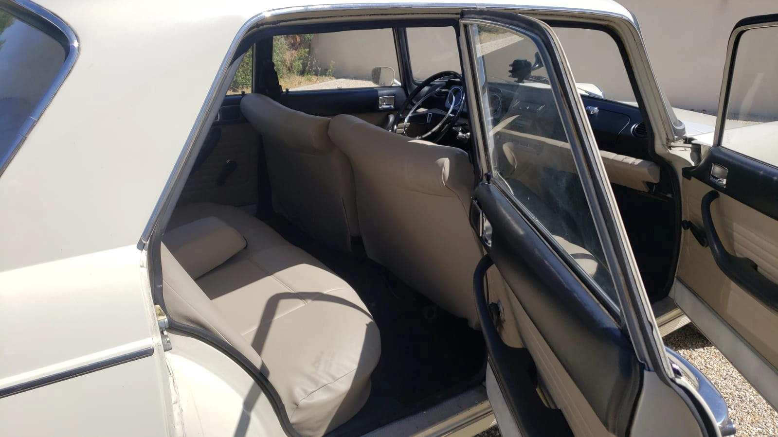 PEUGEOT 404 7