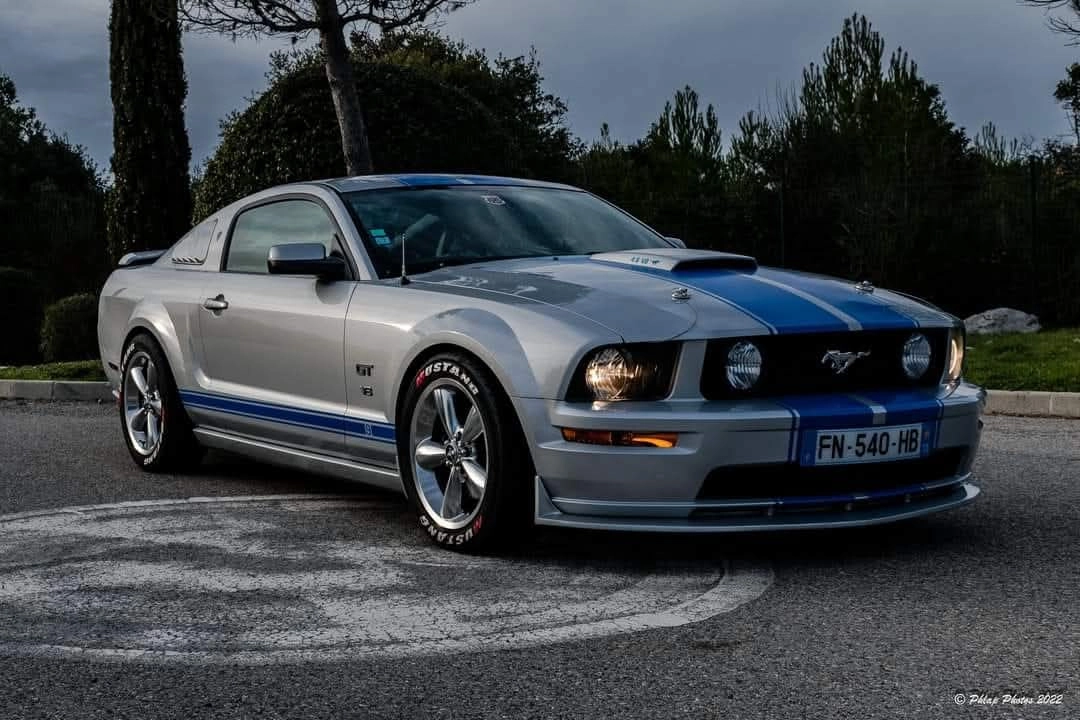 FORD Mustang  2
