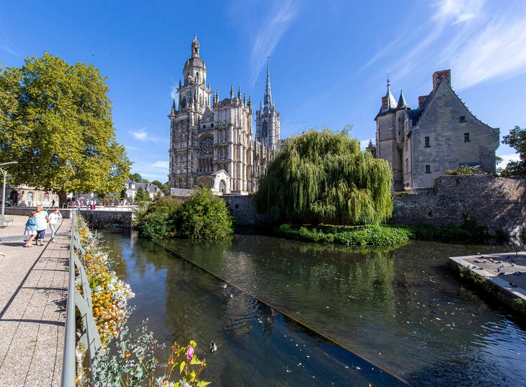 Location voiture ancienne Évreux