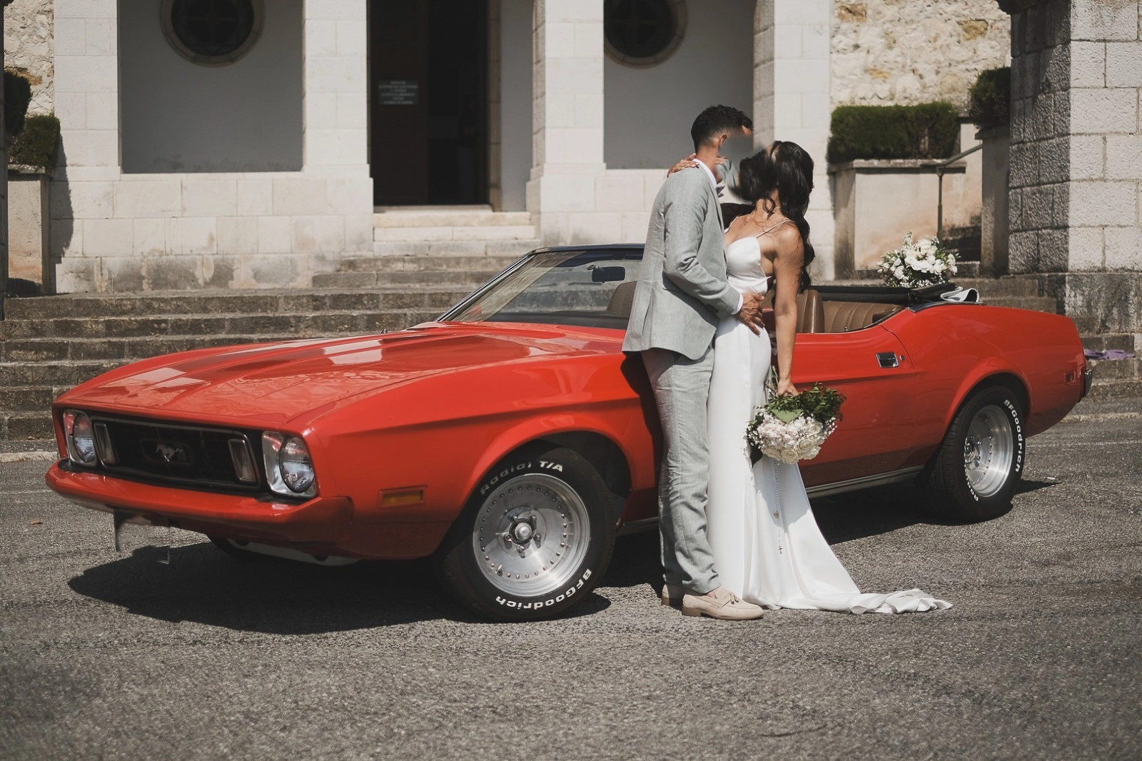 FORD Mustang 4