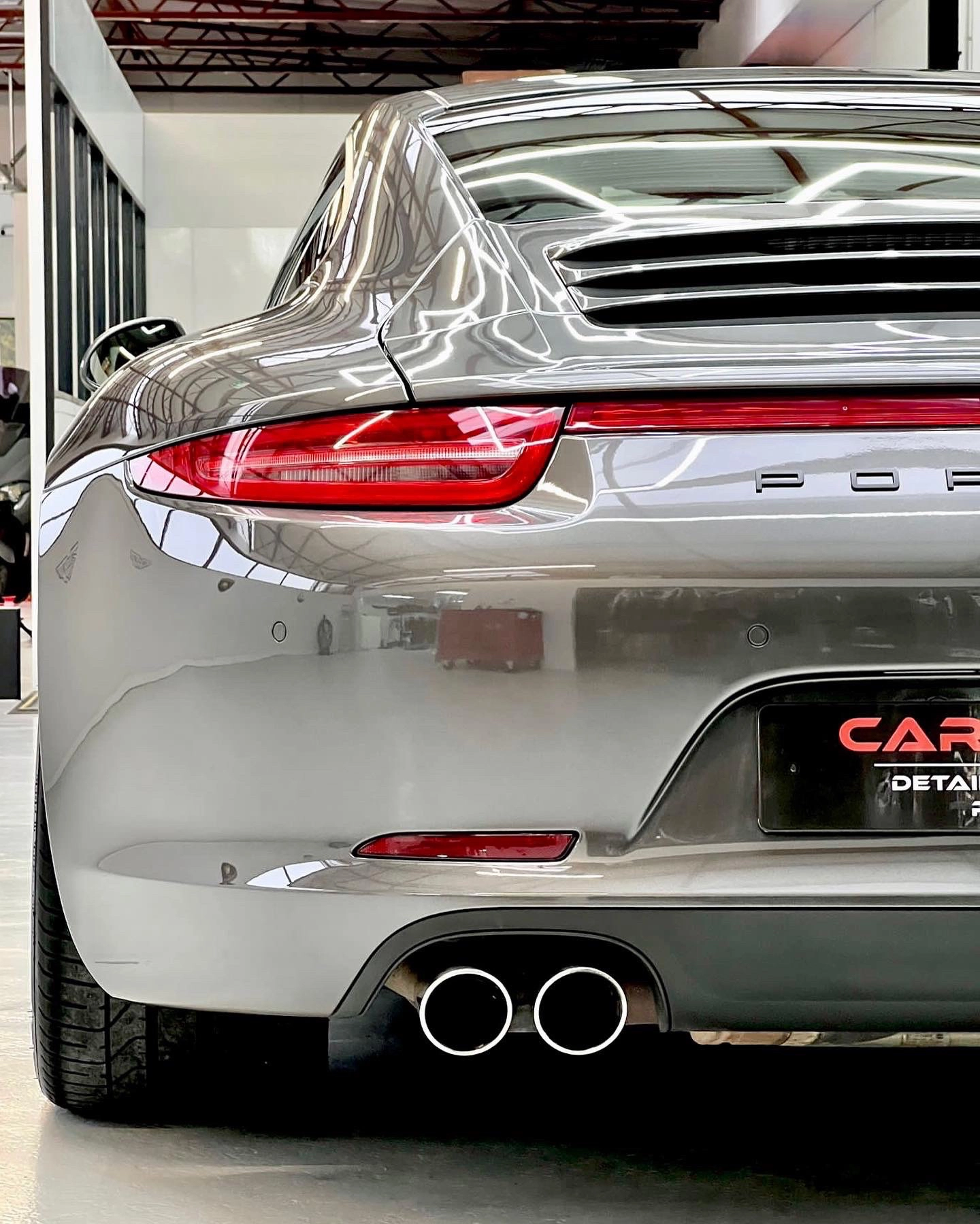 PORSCHE 911 1