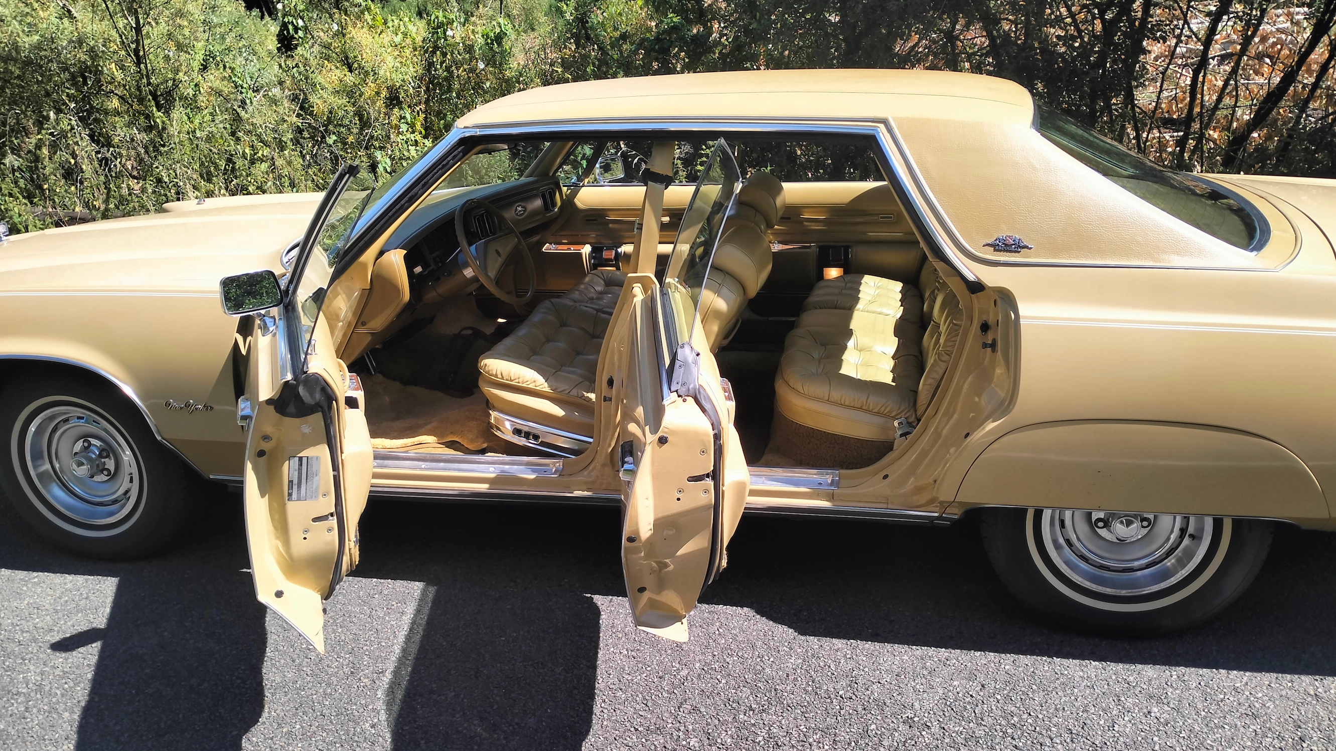 CHRYSLER New-Yorker 4
