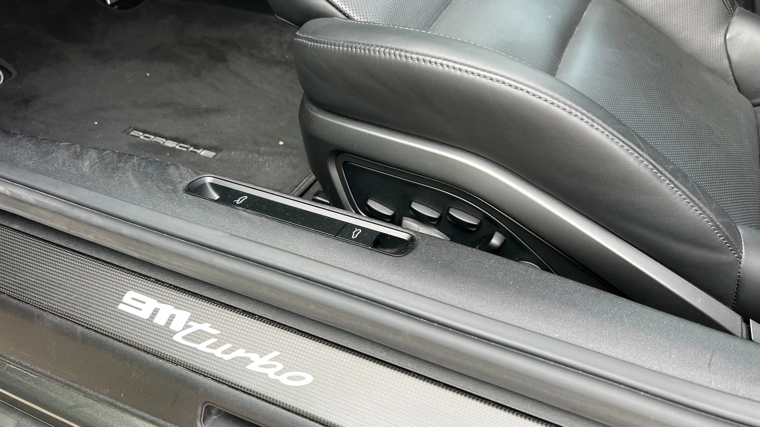PORSCHE 911 Type 992 Turbo 7