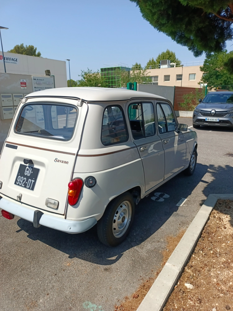 RENAULT 4L Savane 1