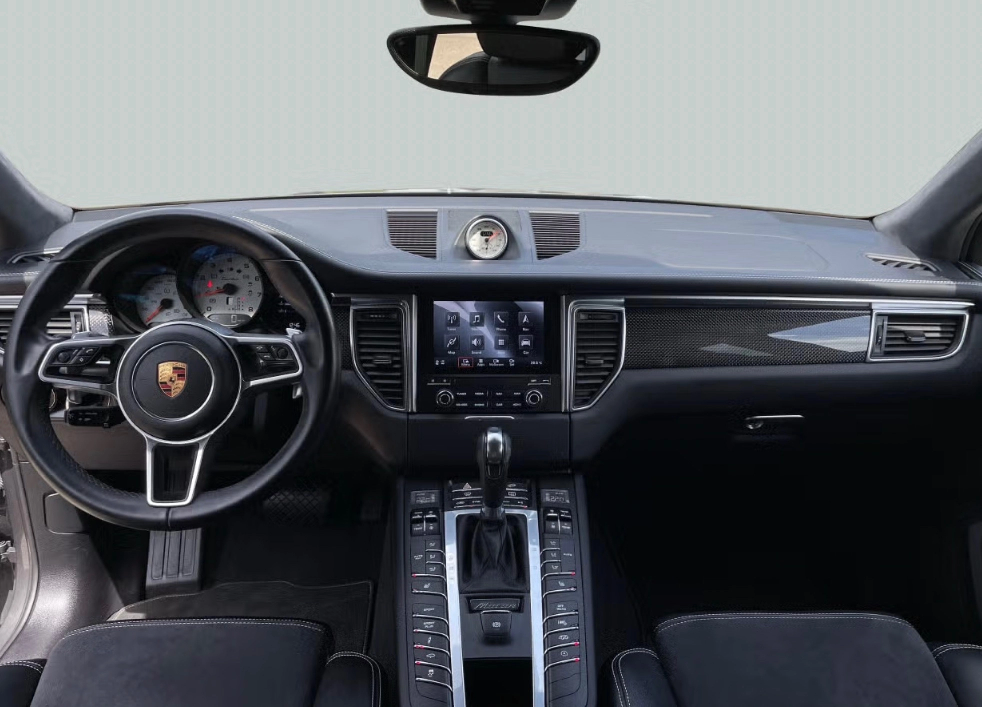 PORSCHE MACAN TURBO 6