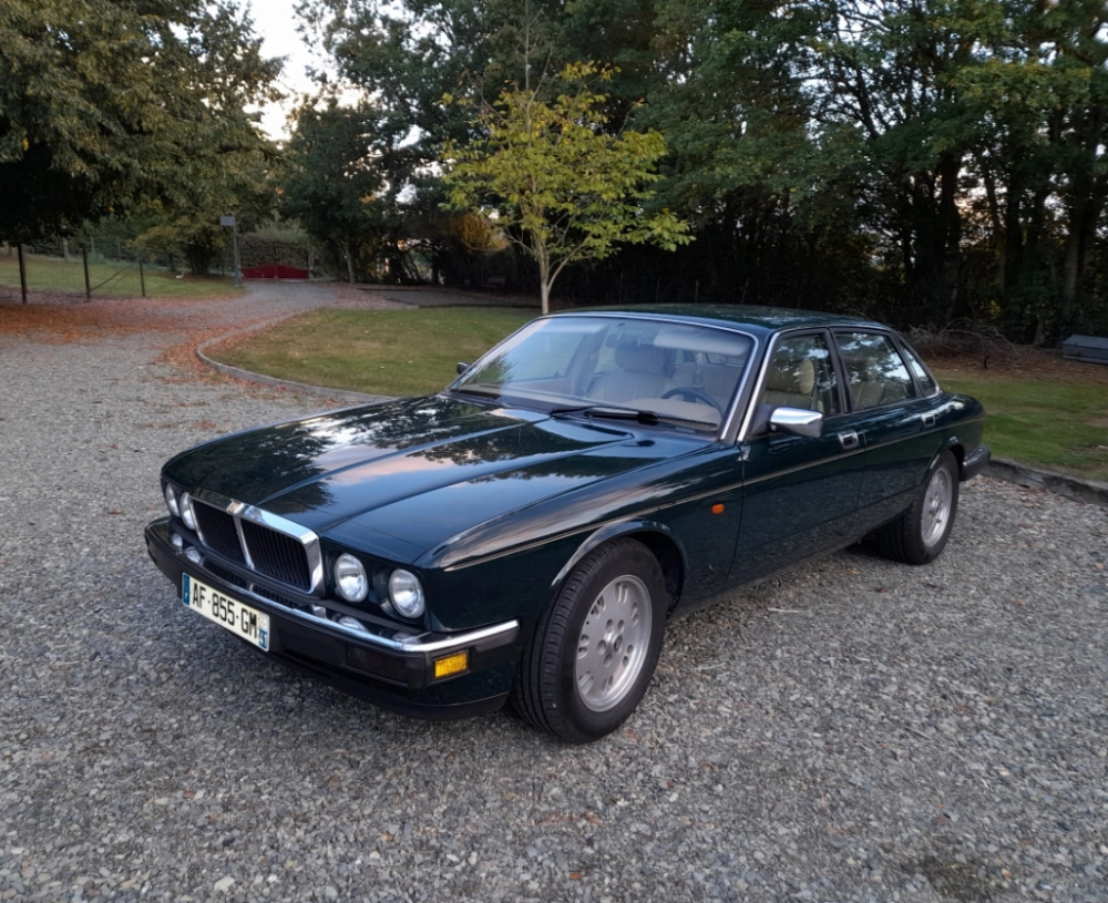 JAGUAR Xj40 0