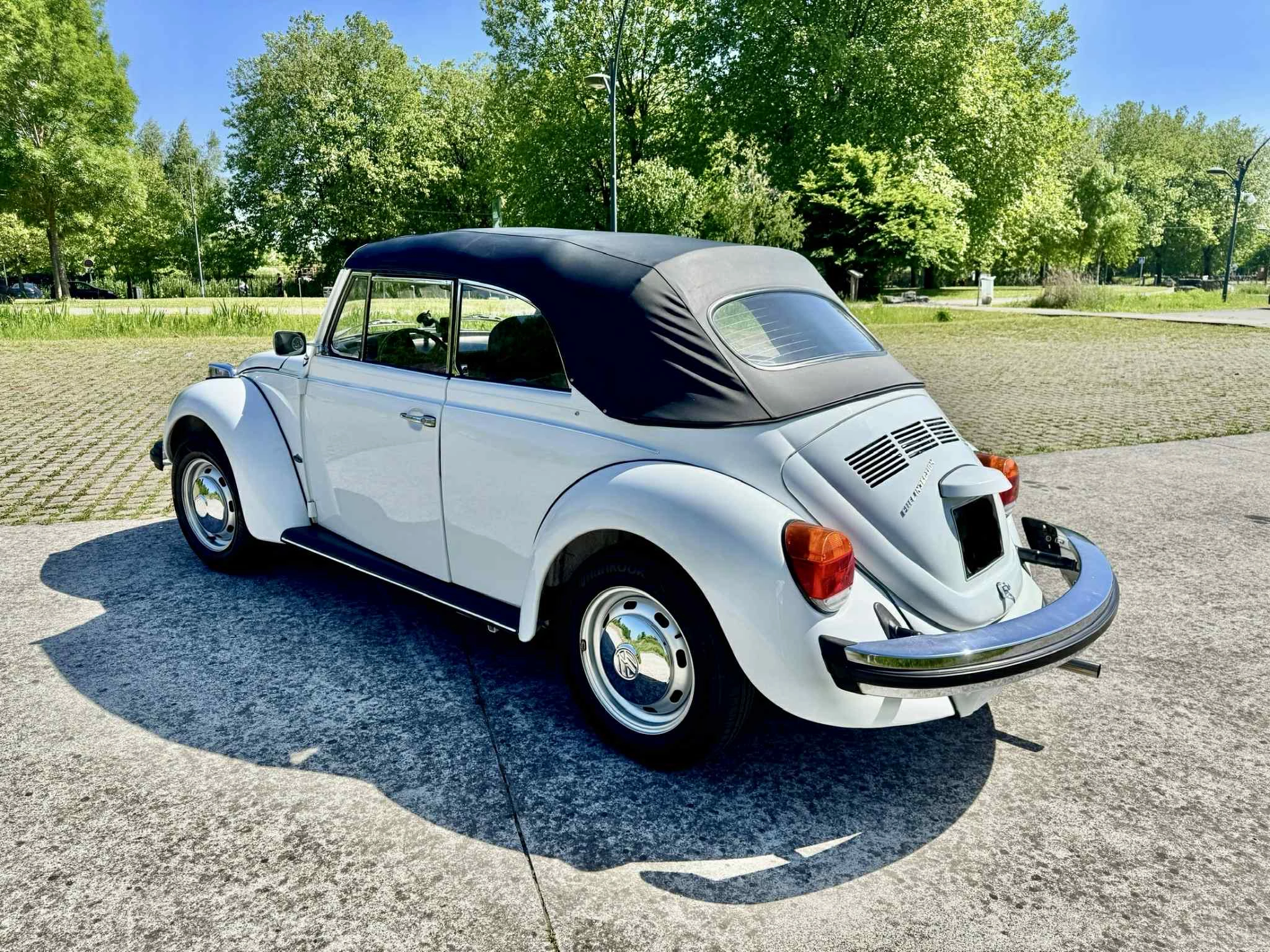 VOLKSWAGEN Coccinelle 1303 2